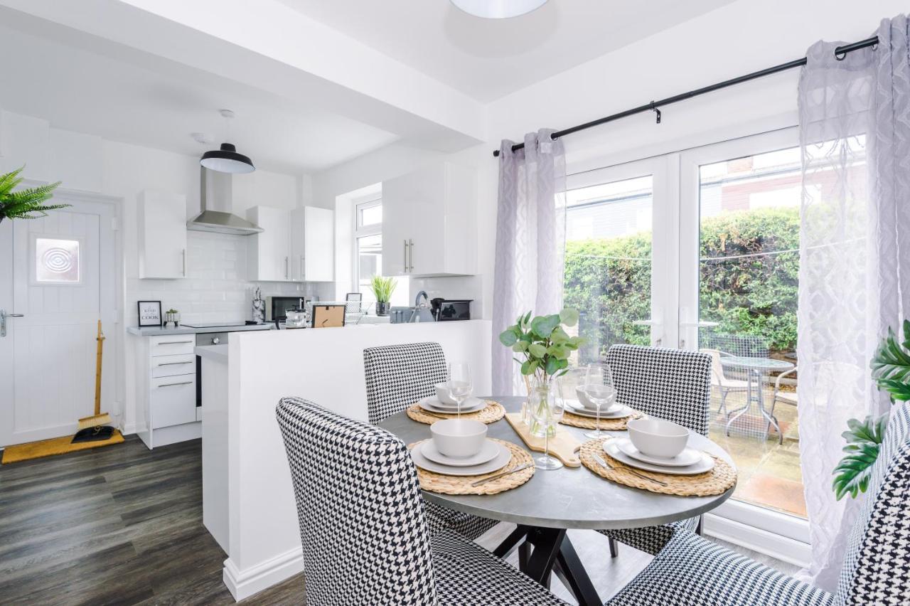Welcoming 3 Bed Home, 10 Mins From Chester Races And Zoo Saughall Eksteriør billede