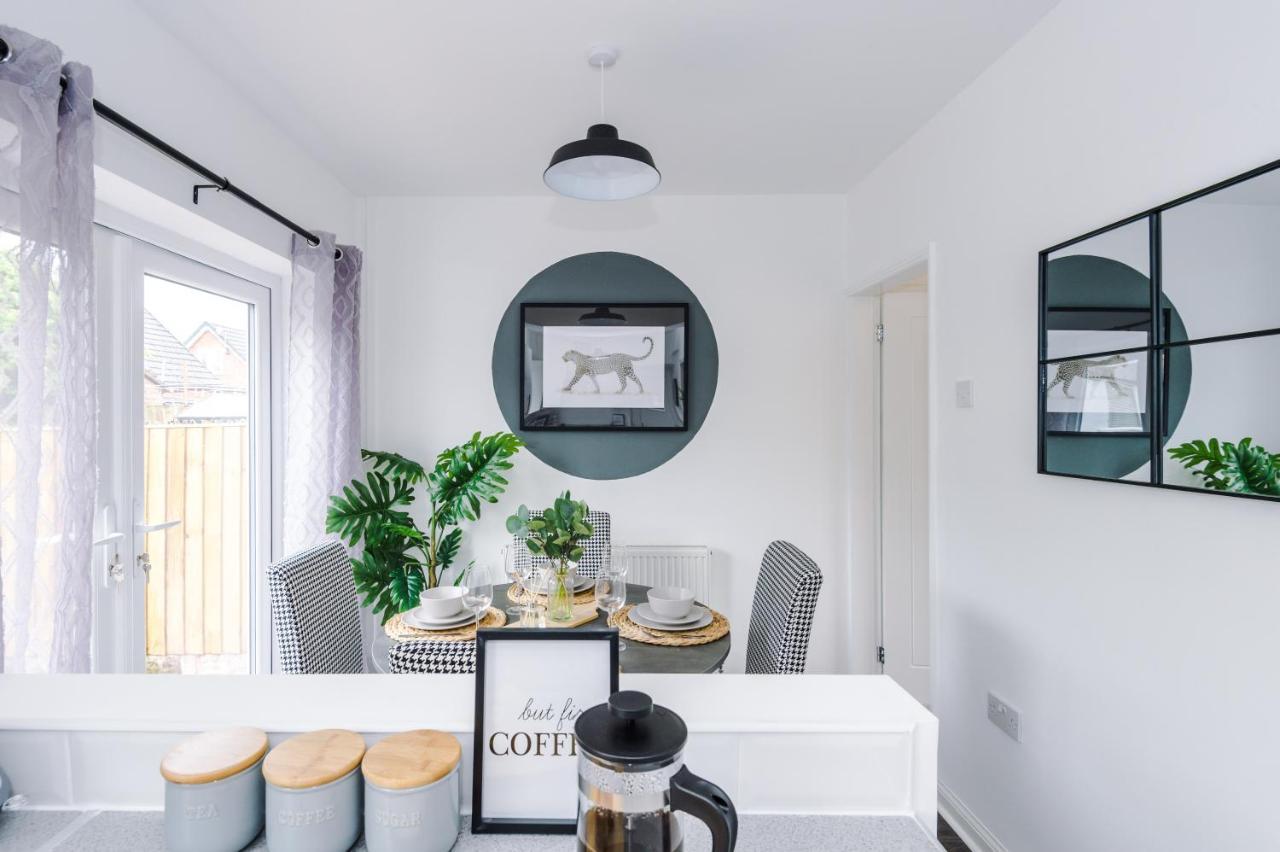 Welcoming 3 Bed Home, 10 Mins From Chester Races And Zoo Saughall Eksteriør billede