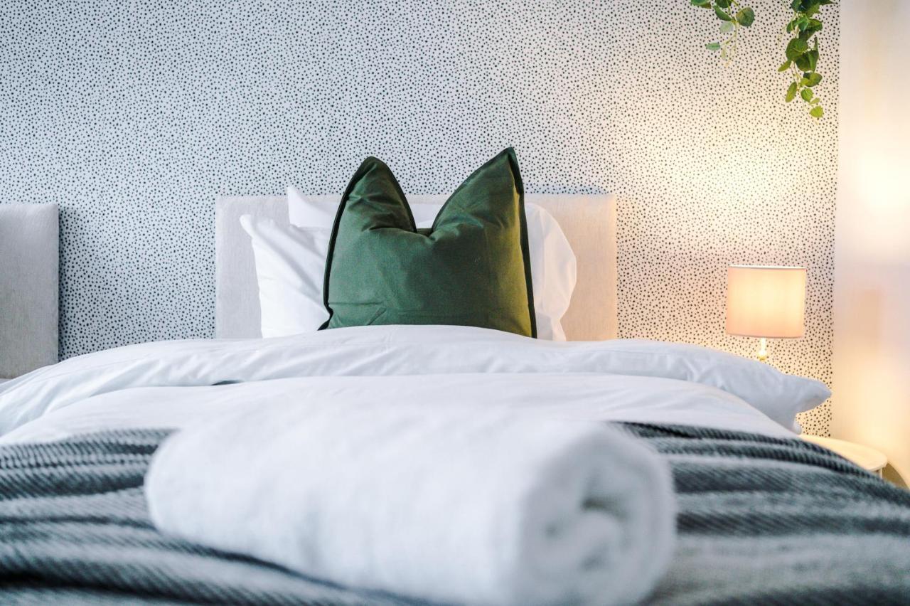 Welcoming 3 Bed Home, 10 Mins From Chester Races And Zoo Saughall Eksteriør billede